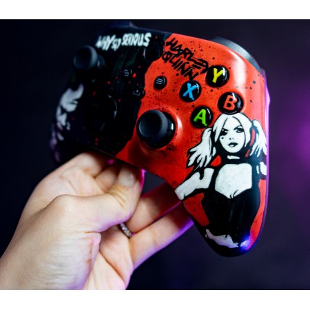 Ovladač s motivem Harley Quinn a Joker