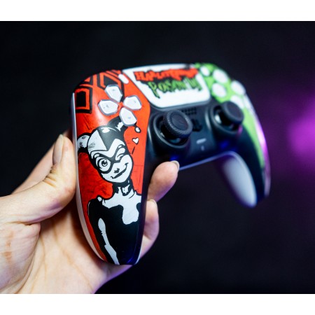 Ovladač s motivem Harley Quinn a Poison Ivy