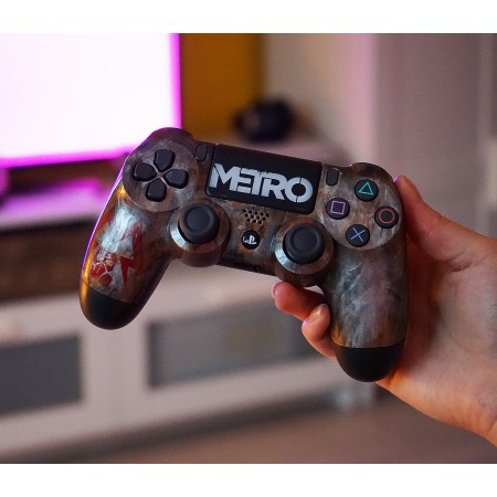 Metro PS4 ovladač